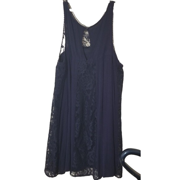 Love Fire Blouse Womens 1X Navy Blue Lace Keyhole Plus Size Sleeveless - Picture 2 of 6